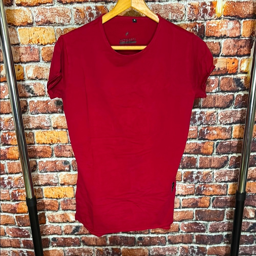 Alphalete Red Fitted Short Sleeve T-Shirt rolled hem medium stretchy men’s gym